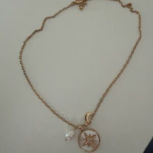 Elegant Gold Pendant Necklace with Pearl Accent